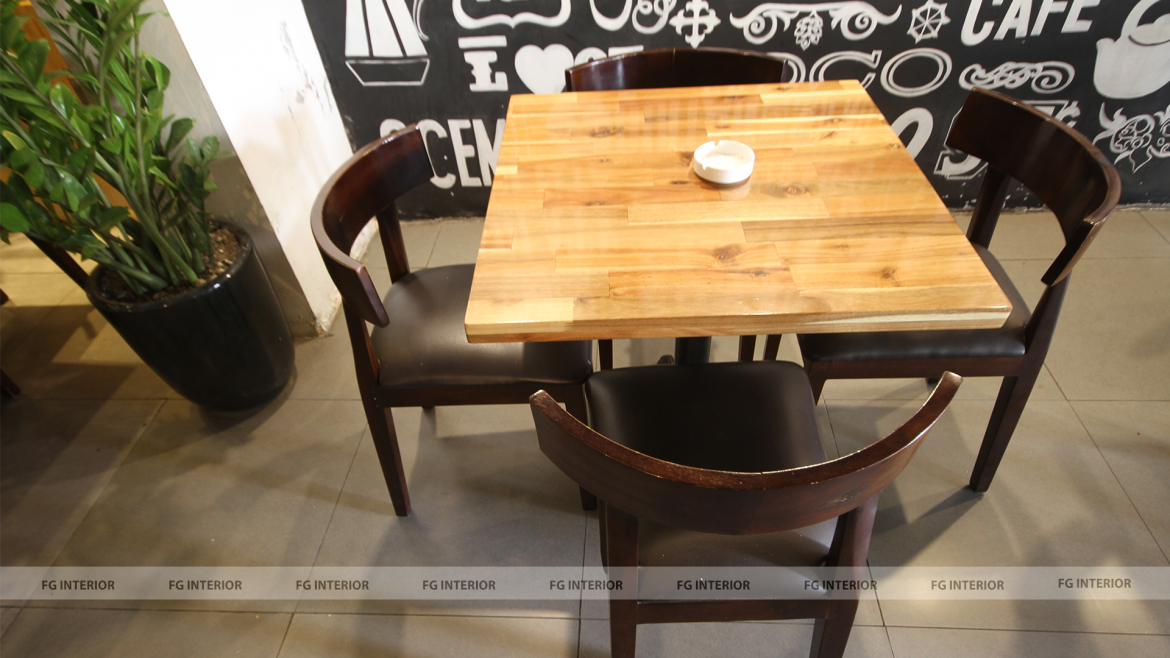 Holla cafe - Thong thả thưởng thức cafe và ngắm cảnh phố phường nhộn nhịp