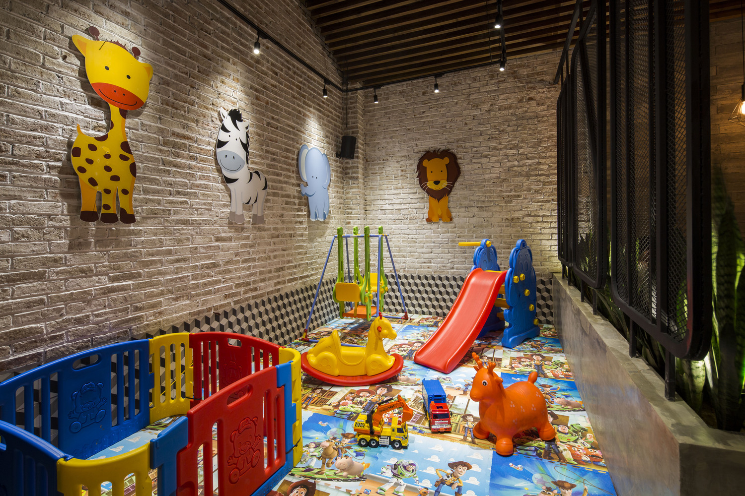 thiet-ke-noi-that-quan-an-garden-11